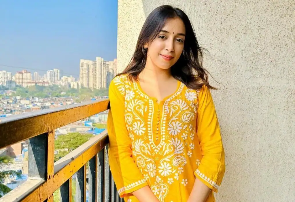 Pratishtha Sharma in  yellow suit