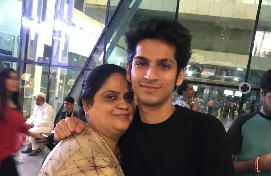 Raj Shamani's mother and brother